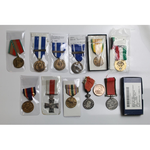 549 - Large collection of medals from various countries and Conflicts. Turkish Crimea, Abyssinian War meda... 