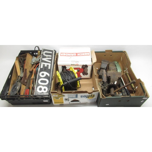 291 - Collection of tools inc. vices, Black Spur bench grinder, saw blades, etc. (3 boxes)