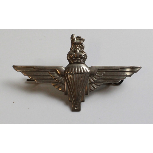 564 - Large collection of military badges, The Parachute Regiment, The Kings Royal Rifle Corps, Sherwood F... 