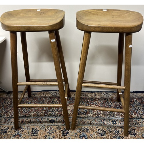 716A - Pair of bar stools, H83cm