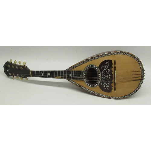 440 - An Italian mandolin, by Domenico Zanoni, with case A/F