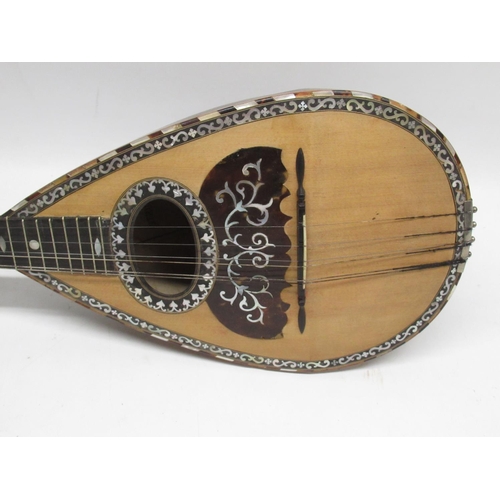 440 - An Italian mandolin, by Domenico Zanoni, with case A/F