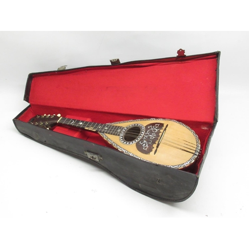 440 - An Italian mandolin, by Domenico Zanoni, with case A/F