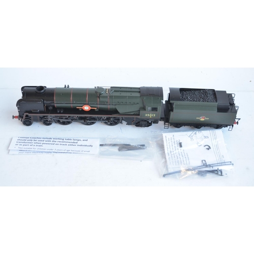 274 - Hornby OO gauge Orient Express Boxed Set with BR 4-6-2 United States Lines Merchant Navy Class Locom... 