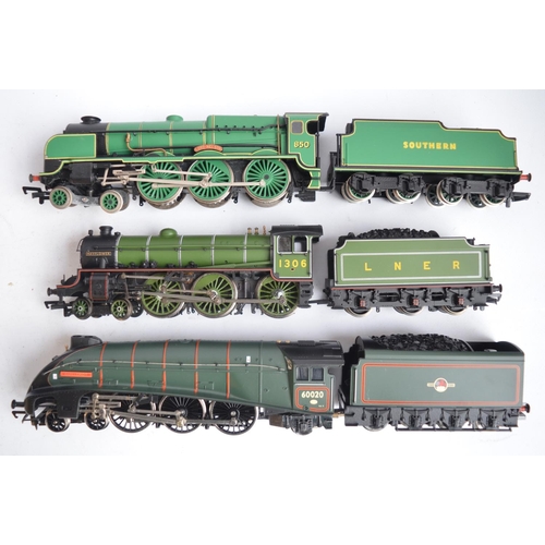 280 - Three limited edition OO gauge electric steam train models to include Bachmann SR Lord Nelson 4-6-0 ... 