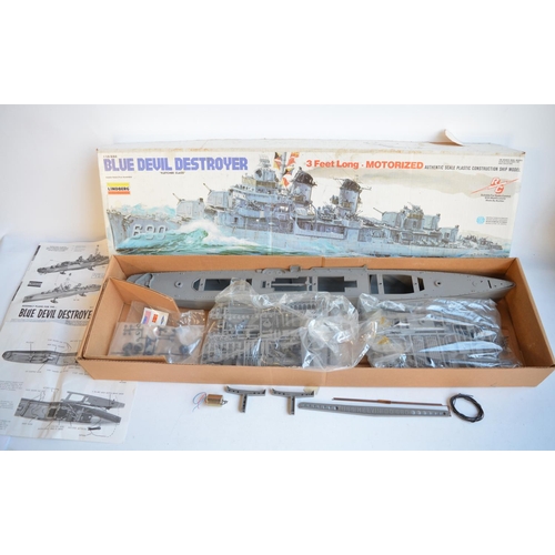 332 - Collection of model kits to include Linberg 1/125 scale Blue Devil Destroyer (suitable for RC), 1/72... 