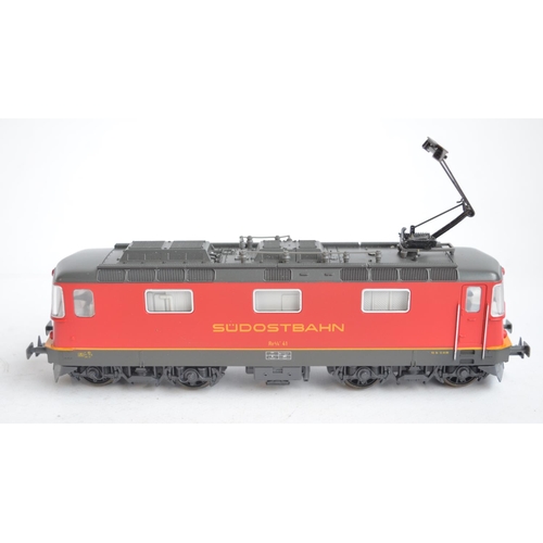 297 - Collection of mostly boxed HO gauge (1/87 scale) electric train models and coaches to include 2x Bac... 