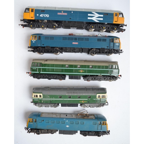 298 - Collection of previously used OO gauge electric diesel train models from include Hornby, Triang and ... 