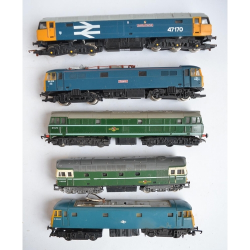 298 - Collection of previously used OO gauge electric diesel train models from include Hornby, Triang and ... 