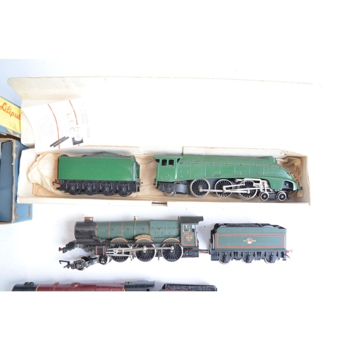 300 - Collection of previously used OO gauge electric steam train models from Triang. All A/F, condition v... 