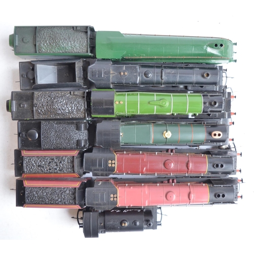 300 - Collection of previously used OO gauge electric steam train models from Triang. All A/F, condition v... 