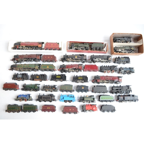 301 - Collection of previously used mostly OO gauge Triang electric steam train models and spare tenders. ... 