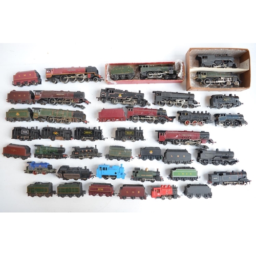 301 - Collection of previously used mostly OO gauge Triang electric steam train models and spare tenders. ... 