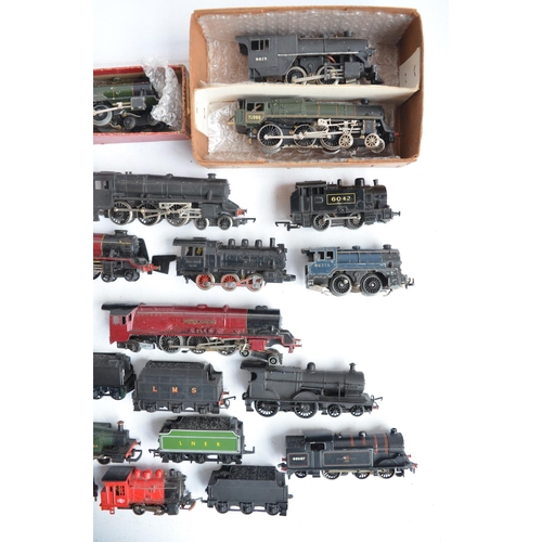 301 - Collection of previously used mostly OO gauge Triang electric steam train models and spare tenders. ... 