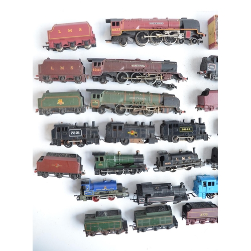 301 - Collection of previously used mostly OO gauge Triang electric steam train models and spare tenders. ... 