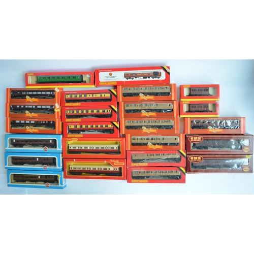 302 - Collection of boxed OO gauge railway passenger and mail coaches to include Hornby, Triang Airfix and... 