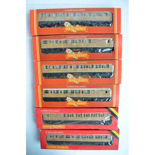 302 - Collection of boxed OO gauge railway passenger and mail coaches to include Hornby, Triang Airfix and... 