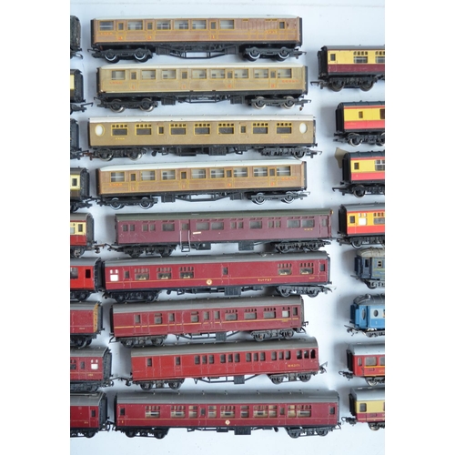 303 - Thirty Five OO/HO gauge railway passenger coaches to include Lima, Jouef, Hornby, TTR and Triang, al... 