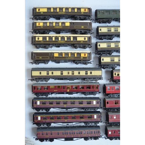 303 - Thirty Five OO/HO gauge railway passenger coaches to include Lima, Jouef, Hornby, TTR and Triang, al... 