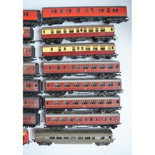 304 - Forty One OO/HO gauge railway passenger coaches to include Triang Pullman, Hornby Teak and Royal Coa... 