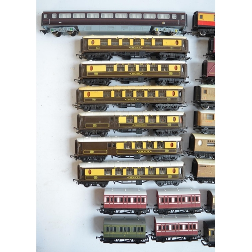 304 - Forty One OO/HO gauge railway passenger coaches to include Triang Pullman, Hornby Teak and Royal Coa... 