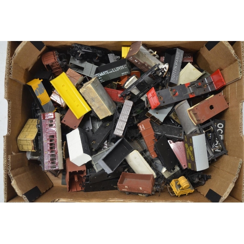 308 - Collection of previously used OO gauge rolling stock from Hornby, Triang, Wrenn, Hornby Dublo etc an... 