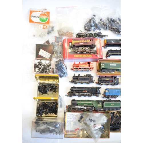 310 - Extensive collection of OO/HO gauge railway model locos (all spares/repairs to include complete engi... 