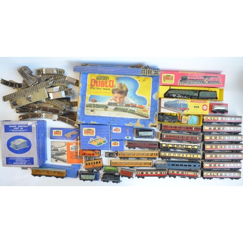 313 - Collection of mostly Hornby Dublo 2 and 3 rail locos, passenger coaches, rolling stock, track etc, m... 