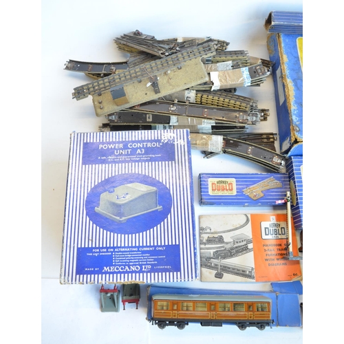 313 - Collection of mostly Hornby Dublo 2 and 3 rail locos, passenger coaches, rolling stock, track etc, m... 