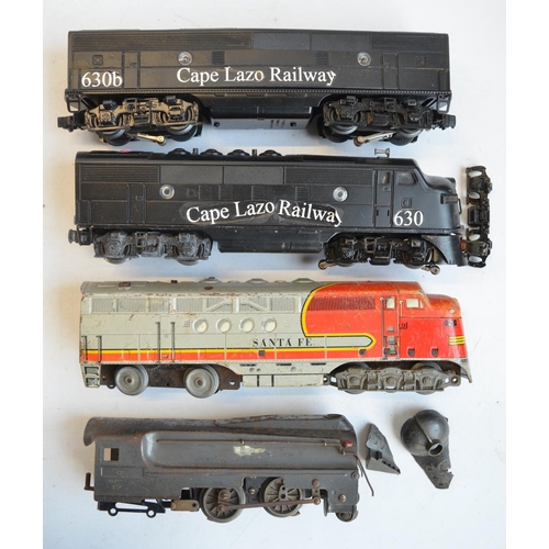 314 - Collection of O gauge electric locos, passenger wagons and rolling stock to include tin plate Marx S... 