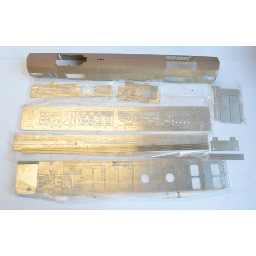 315 - Collection of 1 gauge metal loco kits to include an RJH Class 59 diesel, an unidentified steam train... 