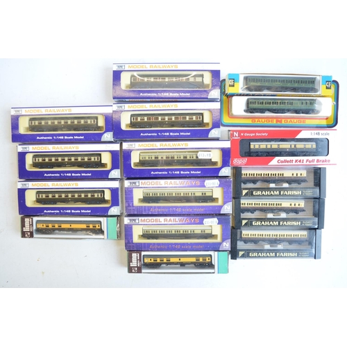 325 - Sixteen boxed N gauge railway coaches from Graham Farish, Lima and Dapol. Contents good to near mint