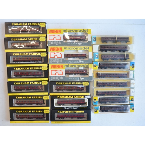 326 - Twenty two boxed N gauge railway coaches from Graham Farish and Wrenn. Contents very good to mint