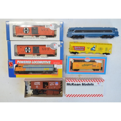 297 - Collection of mostly boxed HO gauge (1/87 scale) electric train models and coaches to include 2x Bac... 