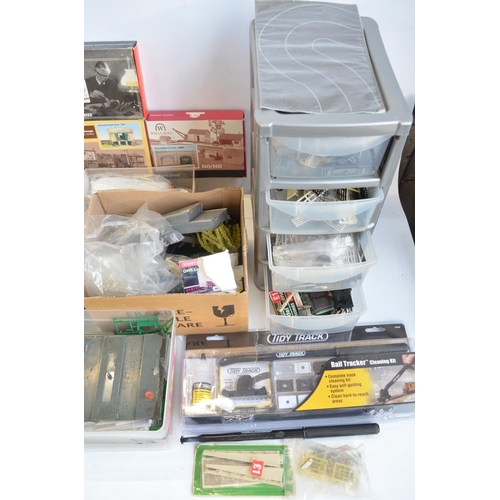 329 - Extensive collection of OO/HO gauge model railway scenic accessories to include figures, trees, buil... 