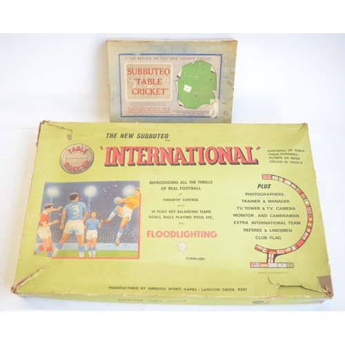 334 - Boxed vintage Subbuteo International table football set with floodlighting (light player figures, so... 