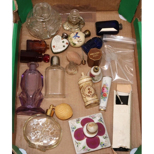 117 - Collection of scent bottles incl. porcelain examples, a leather cased smelling salt bottle, and two ... 