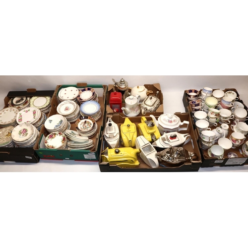 228 - Large quantity of various ceramics, predominantly teaware (qty.)