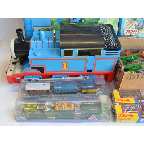 1312 - Collection of Thomas & Friends battery operated plastic model train sets from Tomy and Takara Tomy t... 