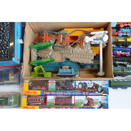 1312 - Collection of Thomas & Friends battery operated plastic model train sets from Tomy and Takara Tomy t... 