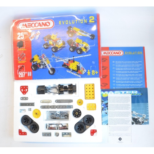 4 - Collection of modern and vintage boxed Meccano sets to include vintage 1957 Outfit Set No4 with orig... 