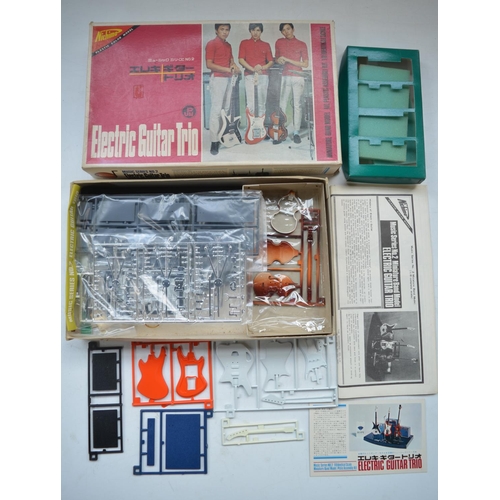 1189 - Rare Nichimo 1/8 scale Music Series 2 Electric Guitar Trio Miniature Band plastic model kit with pre... 