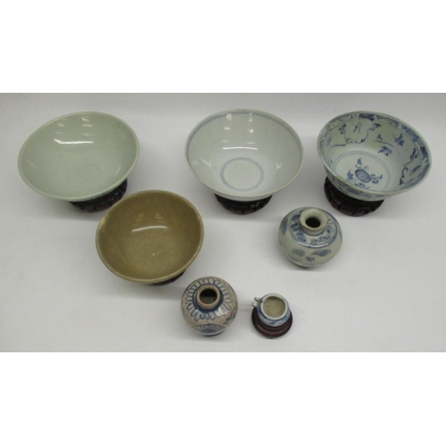 1227 - Collection of Chinese pottery inc. Ming period blue and white and celadon bowl, with 6 wood stands (... 