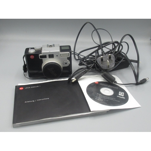 1374 - Leica Digilux 1 with Instructions, camera software CD and adapter (a/f)