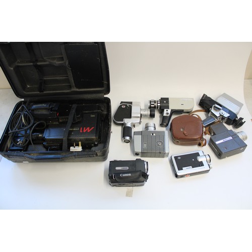 1389 - Selection of vintage camcorders and hand held movie cameras incl. Panasonic M1, Bell and Howell 8mm,... 