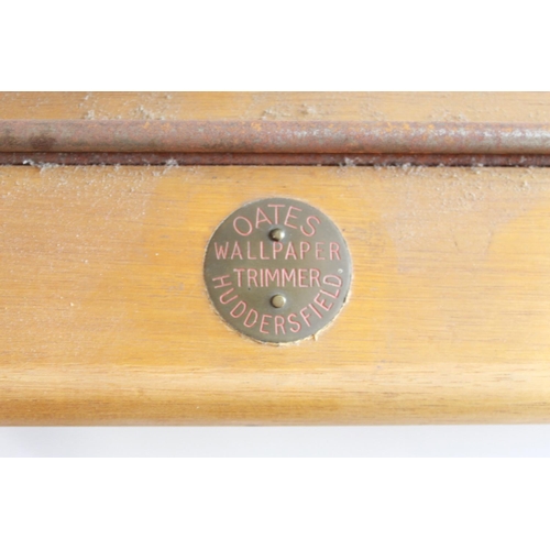 1358 - Vintage Oates of Huddersfield wallpaper trimmer (for removing edges of period wallpaper) 69cm length