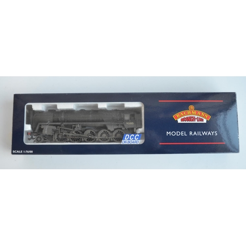 68 - Bachmann OO gauge 32-858DC factory weathered Class 9F Standard 92185 BR Black Late Crest with DCC So... 