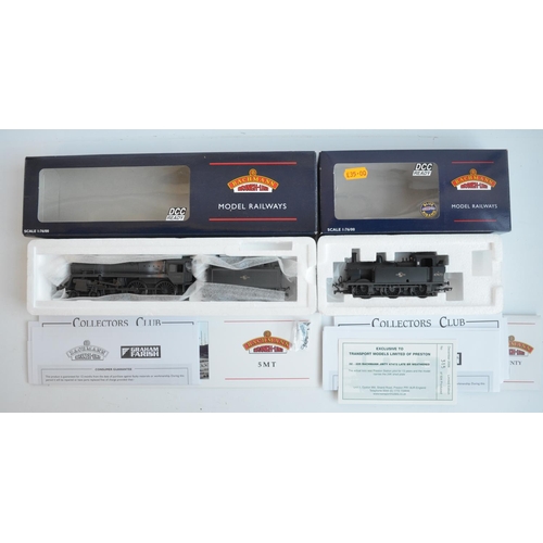 71 - Two weathered OO gauge DCC Ready electric steam train models from Bachmann to include 32-507 Standar... 