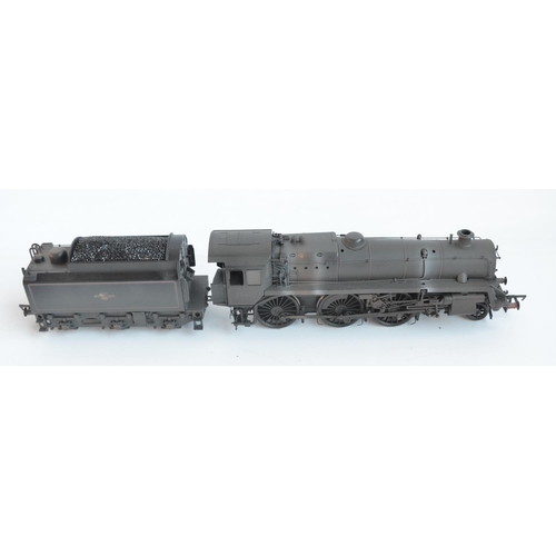 71 - Two weathered OO gauge DCC Ready electric steam train models from Bachmann to include 32-507 Standar... 