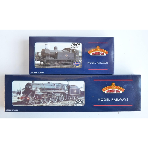 71 - Two weathered OO gauge DCC Ready electric steam train models from Bachmann to include 32-507 Standar... 